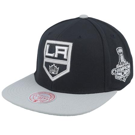Mitchell & Ness - NHL Zwart snapback Cap - Los Angeles Kings 2 Tone Side Patch Black/Grey Snapback @ Hatstore