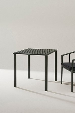 Jotex - Spisebord Udendørs 75x75 Cm Grøn mat sort - MENTON - Køb Spiseborde til haven hos Jotex