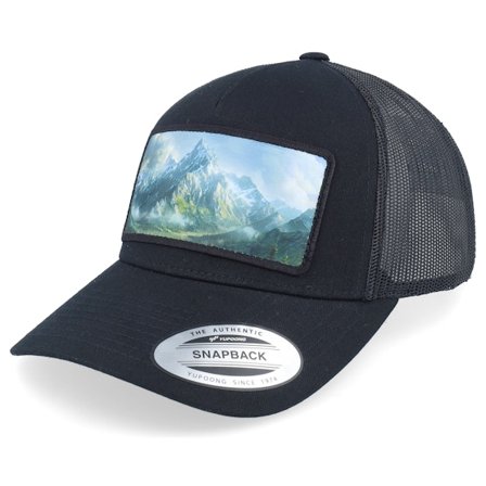 Iconic - Zwart trucker Cap - Big Mountains & Landscape Patch Black A-Frame Trucker @ Hatstore