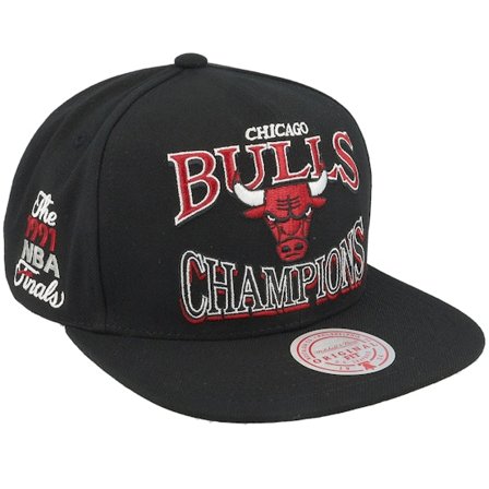 Mitchell & Ness - NBA Black snapback Czapka Z Daszkiem - Chicago Bulls Champions Era Hwc Black Snapback @ Hatstore