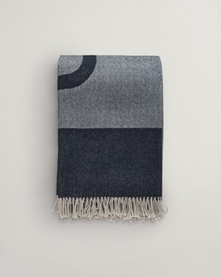 GANT - Merinoull pledd med logo 130x180cm evening blue