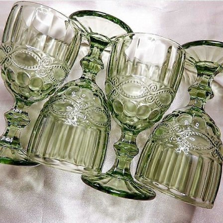 1 stk. Europeisk stil Vintage preget kronblad glass utskåret rødvin glass juice glass, beger