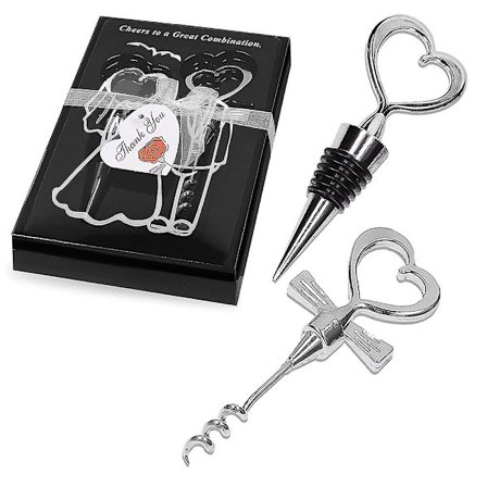 Et par med vinåpnerkombinasjonsdrakt sinklegering rødvin