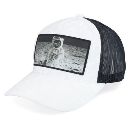 Calza Pennello - Vit trucker Keps - Astronaut Velvet White/Black A-frame Trucker @ Hatstore