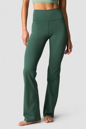 ICANIWILL - Nimble Flared Tights Moss - Träningstights - Dam - Träningskläder från ICIW