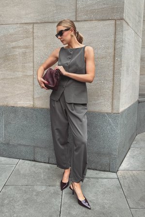 Lydia Tomlinson x NA-KD Cropped-Anzughose - Kurz geschnittene Hosen - Grau - EU 32