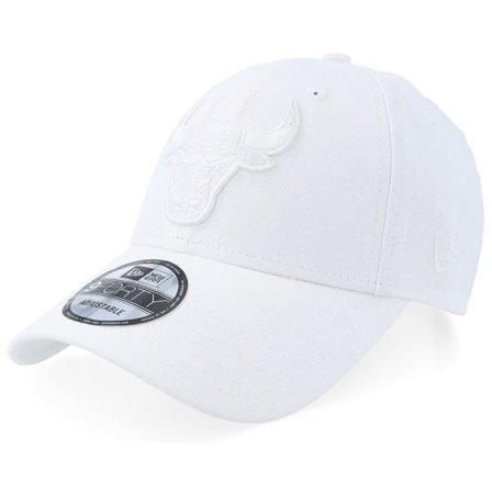 New Era - NBA Vit adjustable Keps - Chicago Bulls NBA Essential 9FORTY White/White Adjustable @ Hatstore