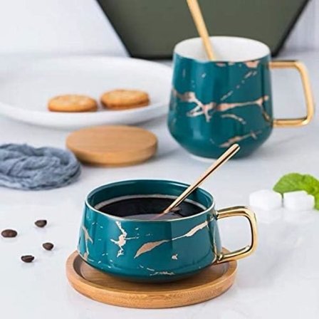 Posliininen teekuppi-kahvimukisetti iltapäiväteehetkiin - Marmorikuvio (Matala 301ml + Puinen aluslautanen)