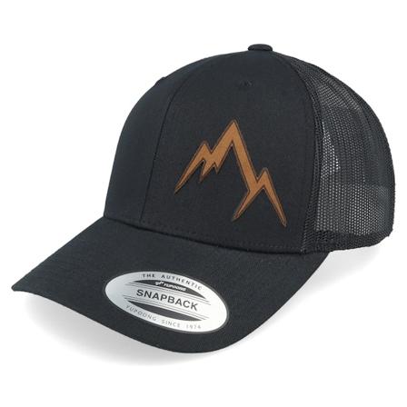 Wild Spirit - Zwart trucker Cap - Small Engraved Mountain Black Trucker @ Hatstore