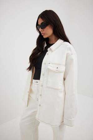 NA-KD Chemise oversize en jean à coutures contrastantes - Chemises en jean - OffBlanc - EU 54