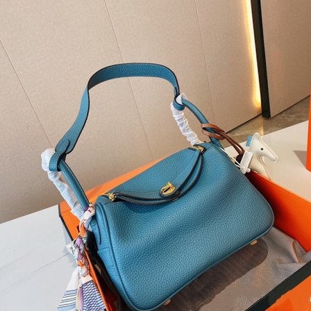 Lindy Mini Putepose i Mørk Blå Skinn, Ekte Ku Skinn, 26cm, Gulldetaljer