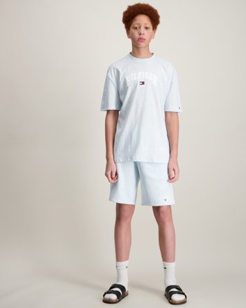 Tommy Hilfiger HILFIGER VARSITY SWEATSHORT Blå Shorts Dreng - Kids Brand Store