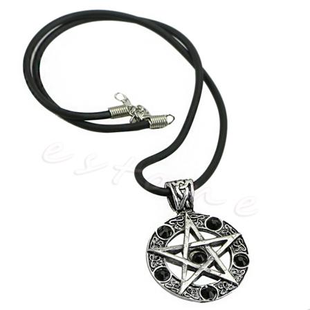1 kpl Fashion Invert Pentacle Pentagram Star Pewter Pendant Cosplay kaulakoru Uusi