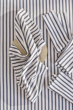 Jotex - Serviett 4-pakning Blå/vit - HENRI - Kjøp Servietter hos Jotex