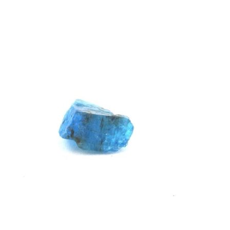 Kivet ja Mineraalit. Neonsininen apatiitti. 2,9 ct. Betroka, Anosy, Madagaskar.