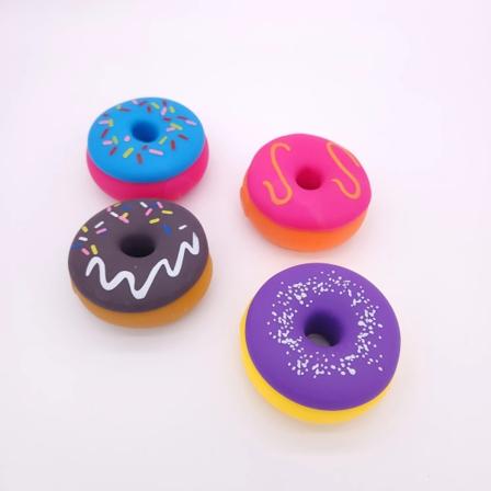 TPR Soft Simulation Cartoon Donut, Creative Funny Squeeze Toy, Tricky Funny Toy, Jul nyår liten present, Slumpmässig färg 1PC Random