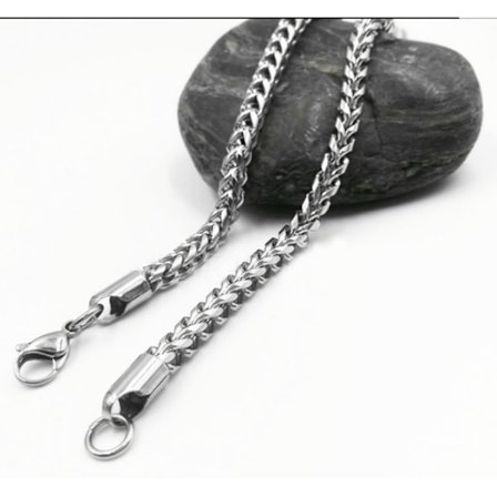 Halsband i rostfritt stål som håller färgen livet ut