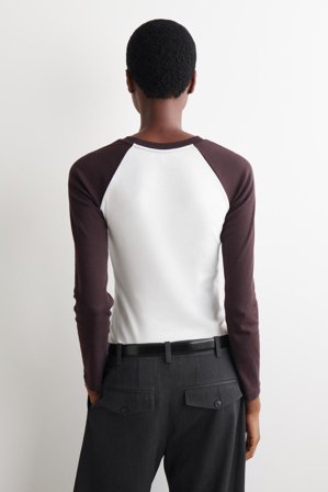 COS Women's T-Shirt Con Maniche A Contrasto in Marrone