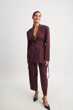 Vollan x NA-KD Pantalon de tailleur fuselé à taille haute - Pantalon cigarette - Burgundy - EU 34