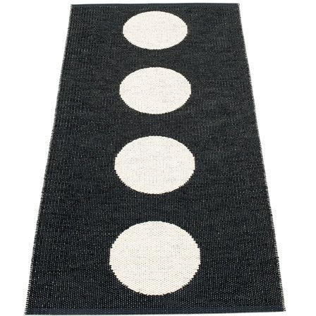 Pappelina Gulvtæppe Vera, 70 x 150 cm., black/vanilla | KitchenOne