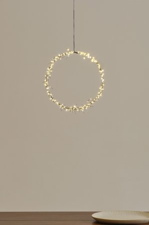 Jotex - PORTIA LED krans ø 40 cm Svart - Kjøp Dekorativ belysning hos Jotex