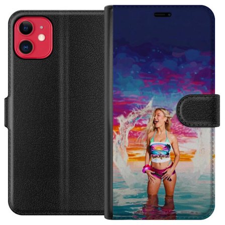 Kompatibel Tegnebogsetui til Apple iPhone 11 Blond kvinde i farverigt strandtøj, der leger i havet ved solnedgang