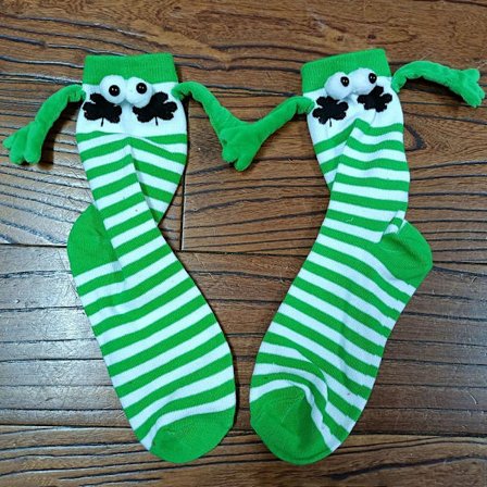 Roligt par som håller strumpor som håller handen Sock STYLE 4 STYLE 4