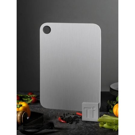 Titanium skærebræt - Rustfrit stål skærebræt til køkken 304 Fødevaregodkendt hakkebræt til kød, frugt, grøntsager. Tåler opvaskemaskine. Kan hænges op