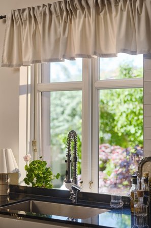 Jotex - Gardinkappe i Fløyel Lys linbeige - SAVANNAH - Kjøp Gardinkapper hos Jotex