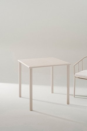 Jotex - Spisebord Udendørs 75x75 Cm Beige - MENTON - Køb Spiseborde til haven hos Jotex