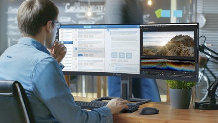 Philips 45" buet 32:9 SuperWide-skjerm med USB-C