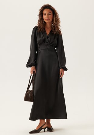 Bubbleroom - Satin V-neck Maxi Dress - Kläder