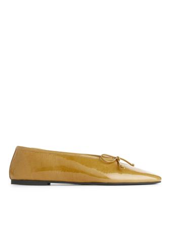 ARKET | Patent Leather Ballet Flat | Beige | 36