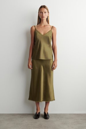 COS Femme Caraco À Col En V En Satin in Marron