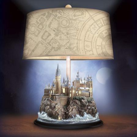 Bradford Exchange Harry Potter Hogwarts -linnan loistava veistos pöytälamppu