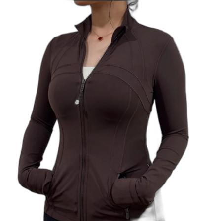 Brun sportig zipjacka med fickor