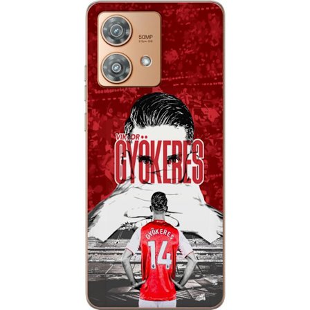 Kompatibelt Mobildeksel til Motorola Edge 40 Neo Rød dramatisk kollasjebilde med Viktor Gyökeres portrett og spillere fra bak på arenaen