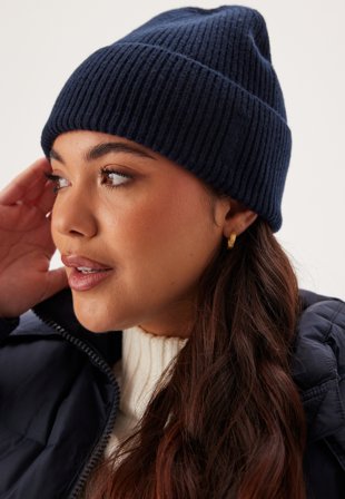 GANT - Wool Ribbed Beanie - Evening Blue - Kläder - - Bubbleroom