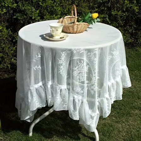 Fransk Vintage Dug - Håndlavet Blondedug med Bølgeformet Kant - Passer til Runde & Rektangulære Borde (Spisebord, Sofabord) - Elegant & Romantisk