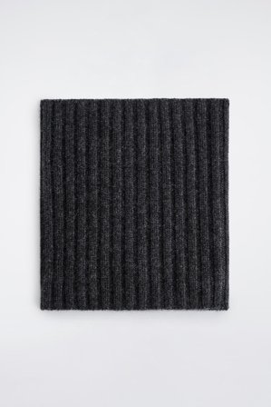 COS Chunky Ribbed Cashmere Snood in Black - Men