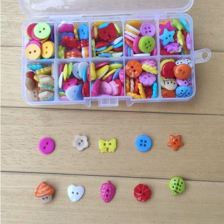 240 st Färgade Sömnadsknappar Hartsknappar med Plastförvaring