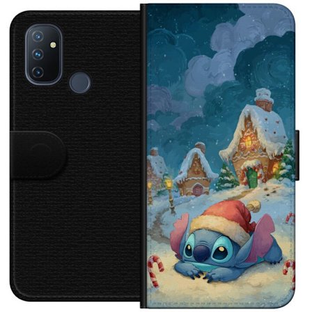OnePlus Nord N100 Lommeboketui Stitch i en nisselue i en snødekket landsby med pepperkakehus, drømmende vinterstil perfekt for koselige julemotiver