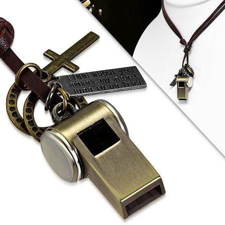 Halsband med Brun Läderrem och Berlocker: Visselpipa, Kors, Ringar & Tags med Text