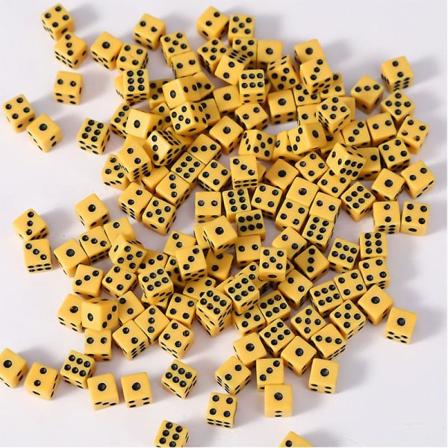 50 kpl/er Noppaa 8mm 6 v ri Muovi Valkoinen Pelaaminen Noppaa Vakio Kuusipuolinen P t s Syntym p iv juhlat Lautapeli Pudotus Toimitus Yellow