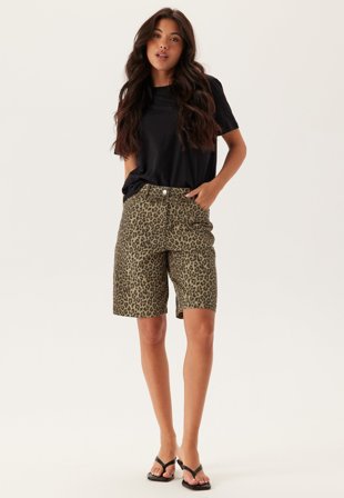 ONLY-Onlnaomi String Aop Bermuda Sh-S