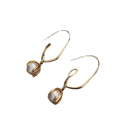 Asymmetriska björnhängeörhängen i silver med zirkoner i hjärtform