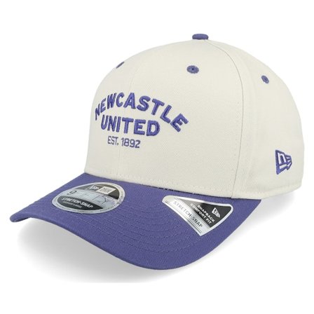 New Era - Football Beige adjustable Czapka Z Daszkiem - Newcastle United Contrast Visor 9FIFTY Ivory/Purple Adjustable @ Hatstore