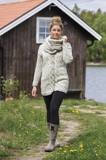 Strikkeoppskrift Lang kofte med snurrekrage - Järbo