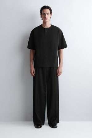 COS Koszulka Henley O Kroju Oversize Z Bawełną in Czarny