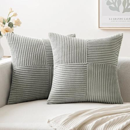 2 kpl samettia tyynyä 45*45cm light gray